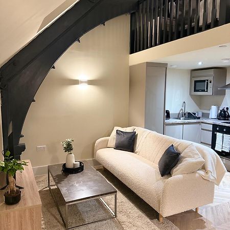 Cosy Mezzanine Apartment Leeds City Centre Bagian luar foto