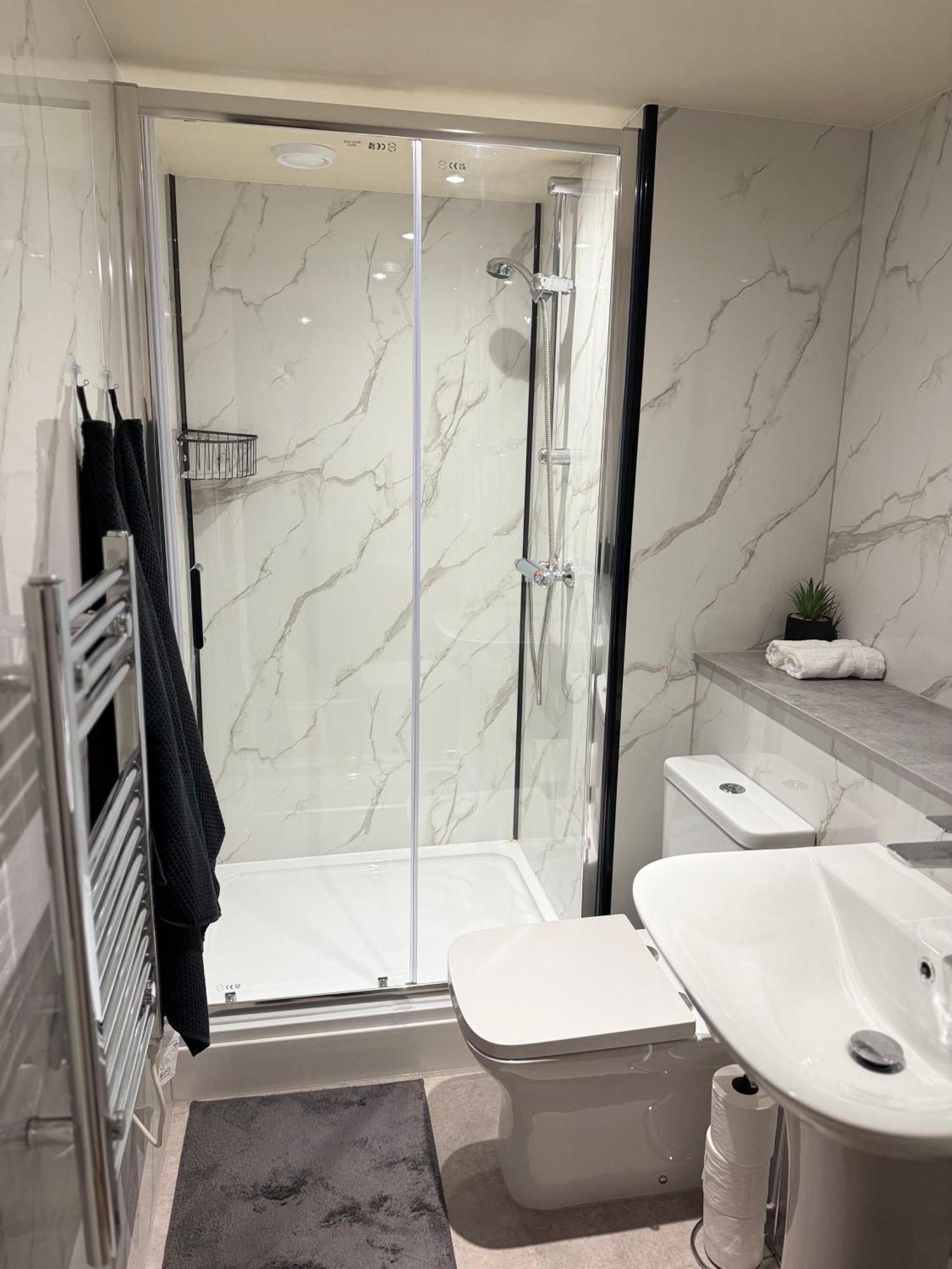 Cosy Mezzanine Apartment Leeds City Centre Bagian luar foto