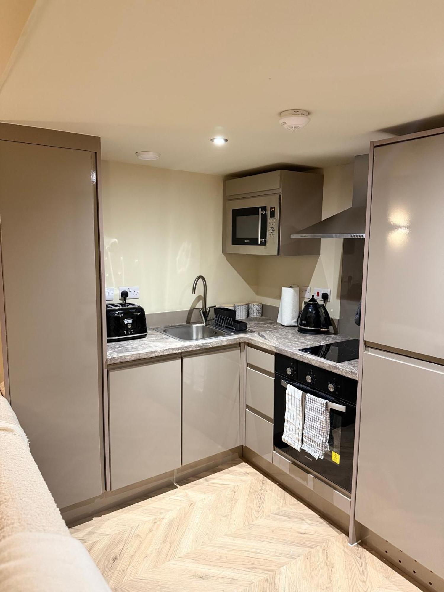Cosy Mezzanine Apartment Leeds City Centre Bagian luar foto