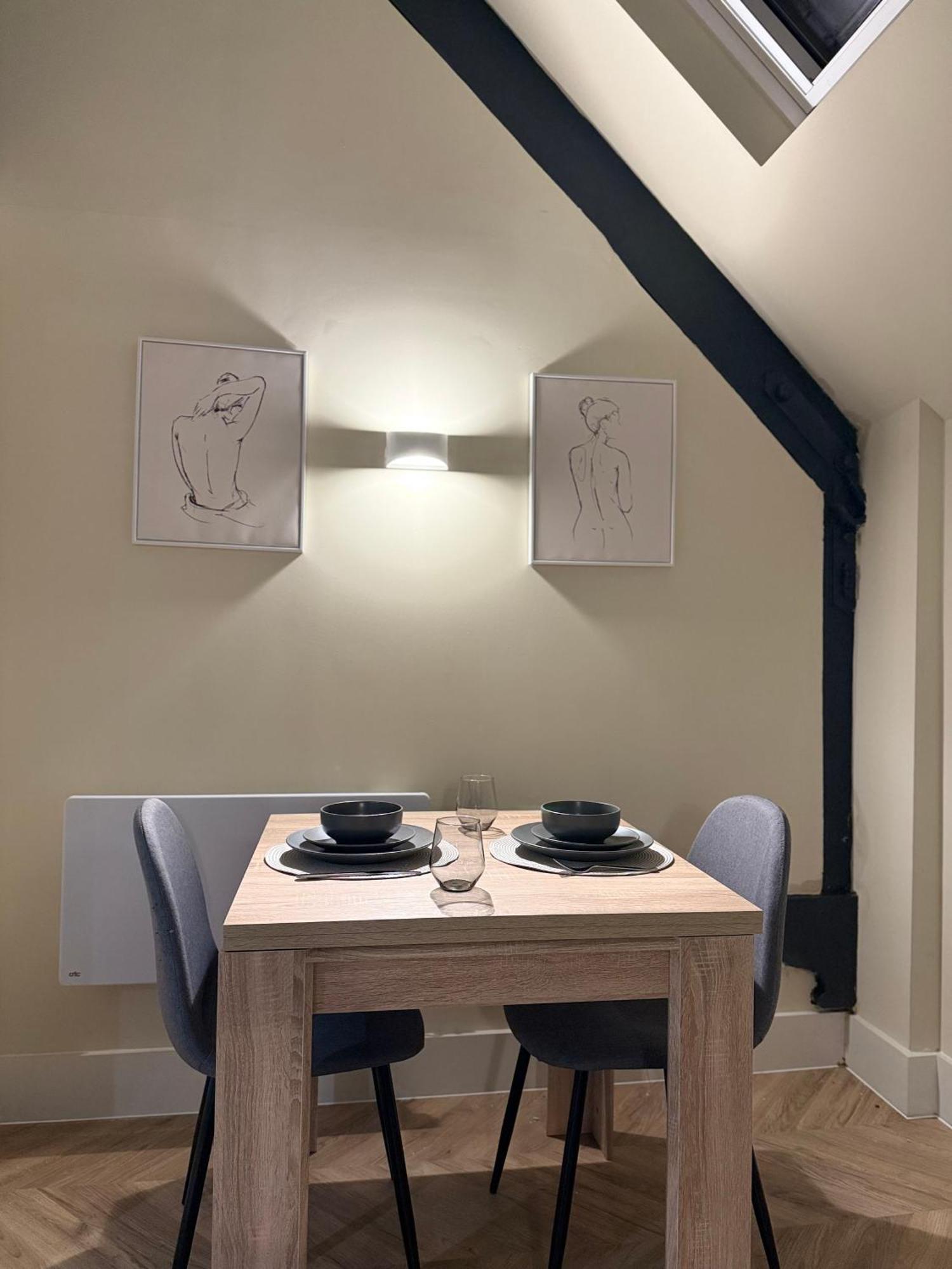 Cosy Mezzanine Apartment Leeds City Centre Bagian luar foto