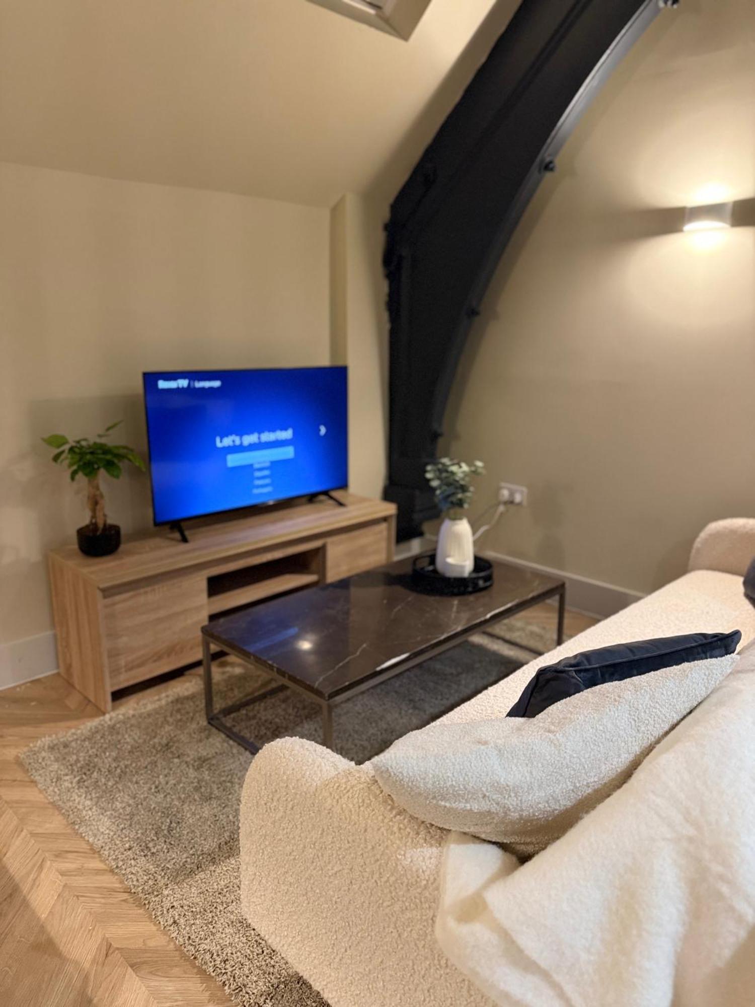 Cosy Mezzanine Apartment Leeds City Centre Bagian luar foto